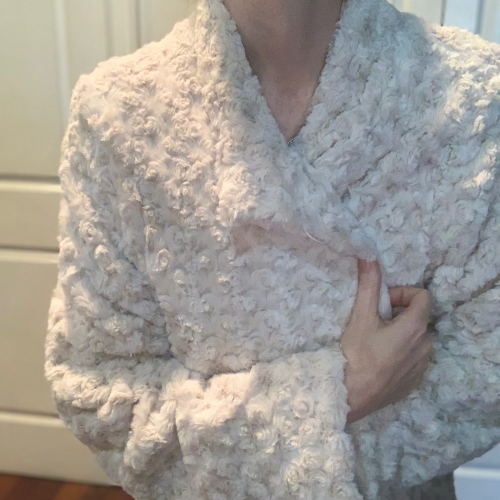 Glamorous Dennis Basso faux Persian lamb coat - Picture 9 of 15